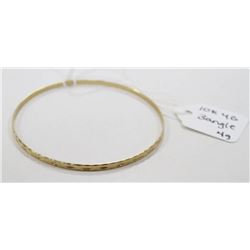 10 KT YELLOW GOLD BANGLE