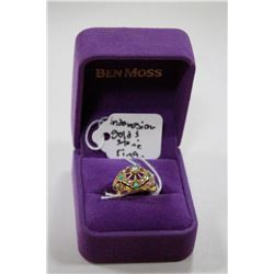 INDONESIAN GOLD TONE AND STONE RING