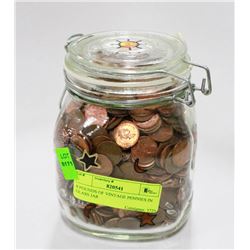8 POUNDS OF VINTAGE PENNIES IN GLASS JAR