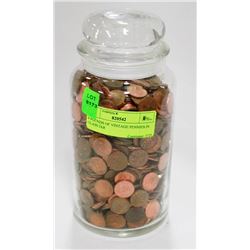 8 POUNDS OF VINTAGE PENNIES IN GLASS JAR