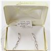 Image 1 : 10 KT WHITE GOLD WITH DIAMOND DROP EARRINGS