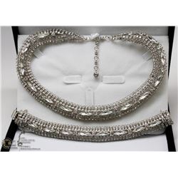 VINTAGE COSTUME JEWELRY NECKLACE AND BRACELET