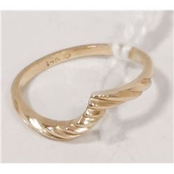 14 KT GOLD RING SIZE 5