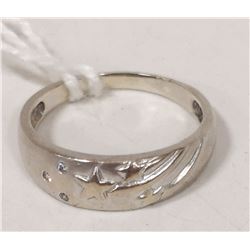 10 KT WHITE GOLD STAR AND DIAMONDS BAND SIZE 6.5