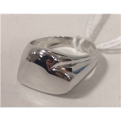 14 KT WHITE GOLD HEART RING