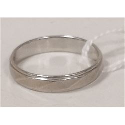 PLATINUM LADIES RING