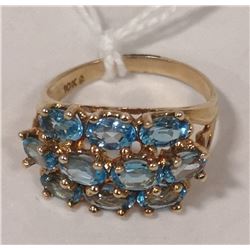 10 KT GOLD RING WITH BLUE TOPAZ