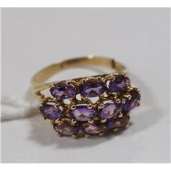 10 KT GOLD RING WITH AMETHYST CLUSTER
