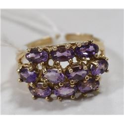 10 KT GOLD RING WITH AMETHYST CLUSTER