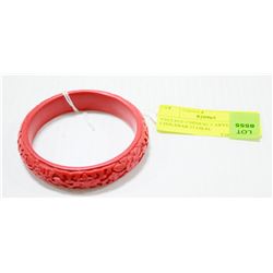 VINTAGE CHINESE CARVED RED CINNABAR FLORAL BANGLE
