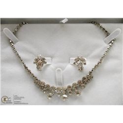 VINTAGE COSTUME JEWELLERY NECKLACE AND CLIP