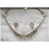 Image 1 : VINTAGE COSTUME JEWELLERY NECKLACE AND CLIP