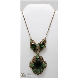ANTIQUE GREEN STONE COSTUME JEWELLERY NECKLACE