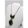 Image 2 : ANTIQUE GREEN STONE COSTUME JEWELLERY NECKLACE