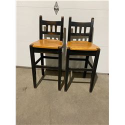 2 stools