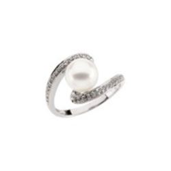 JEWELRY – FRESHWATER PEARL AND DIAMONDS RING: