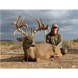 Trophy Whitetail Hunt for 2 hunters - KickBACK Ranch