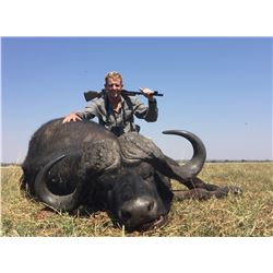 Zambia Buffalo, Croc & Hippo hunt for 3 hunters - Dzombo Hunting Safaris