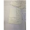 Image 2 : Beautiful Vintage 1930's/40's Linin Lace Place Mats In Good Condition