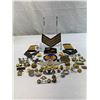 Image 1 : Vintage Lot Of Military Buttons, Cloth Badges, Cap Badges, Etc.