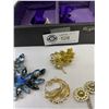 Image 8 : Very Nice Vintage Jewelry Box Filled With Vintage Jewelry