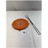 Image 1 : Vintage Enamel Trivet And Wire Toasting Fork
