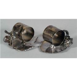 VICT SILVERPLATE NAPKIN RINGS Twig with two c