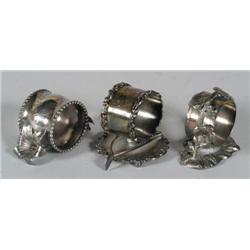 VICT SILVERPLATE NAPKIN RINGS THREE: Floral,
