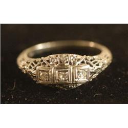 18K WHITE GOLD WEDDING RING, with 3 small dia