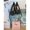 Image 1 : 2 Pairs of Ladies Size 39 Parvano Shoes - Black