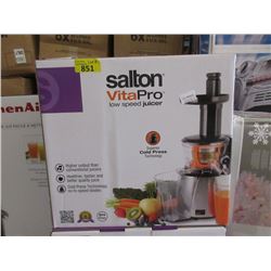 New Salton VitaPro Low Speed Juicer