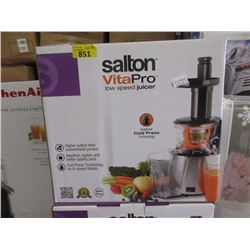 New Salton VitaPro Low Speed Juicer