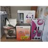 Image 1 : 4 Assorted Merchandise