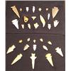 Image 1 : Grouping of 30 Arrow Heads and Points