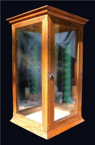 Shur Edge Robeson Oak Display Case