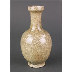 Chinese Small Crack Porcelain Vase 18/19th C.