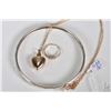 Image 1 : Selection of vintage jewellery including 10kt gold neck chain and heart shaped pendant, gold babies 