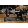 Image 2 : Antique Industrial Singer sewing machine, not tested at time of cataloguing