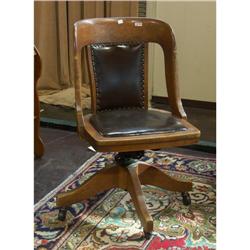 CIRCA 1900 ARTS AND CRAFTS OAK DESK CHAIR
