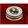 Image 2 : ROUND IVORY SNUFF BOX SILVER AND ENAMEL PORTRAIT