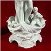 Image 3 : WHITE PORCELAIN BLANC DE CHINE STYLE FIGURINE
