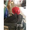 Image 4 : 2 HEATERS, TOOL BELT, HARD HAT, FACE SHIELD, POWER BAR