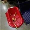 Image 2 : GARANT SNOW SHOVEL AND SLED