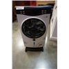 Image 1 : Standing fanware mist spraying fan