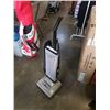 Image 1 : VINTAGE HOOVER VACUUM