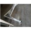 Image 2 : HEAVY DUTY CLOTHING RACK