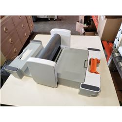 FISKARS FUSE CREATIVITY SYSTEM - DIE CUT AND LETTER PRESS