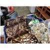 Image 4 : Lot of new overstock handbags and pouches