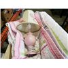Image 2 : PINK KIDS BEDDING AND TABLE LAMP