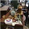 Image 1 : Box of collectibles